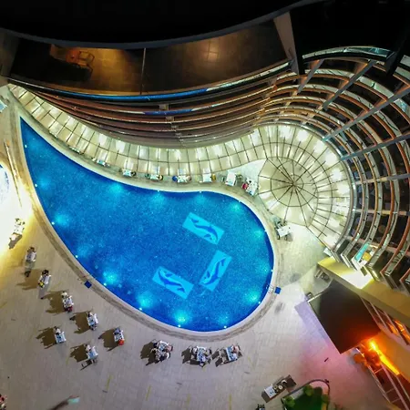 The Marilis Hill & Ultra 5* Okurcalar